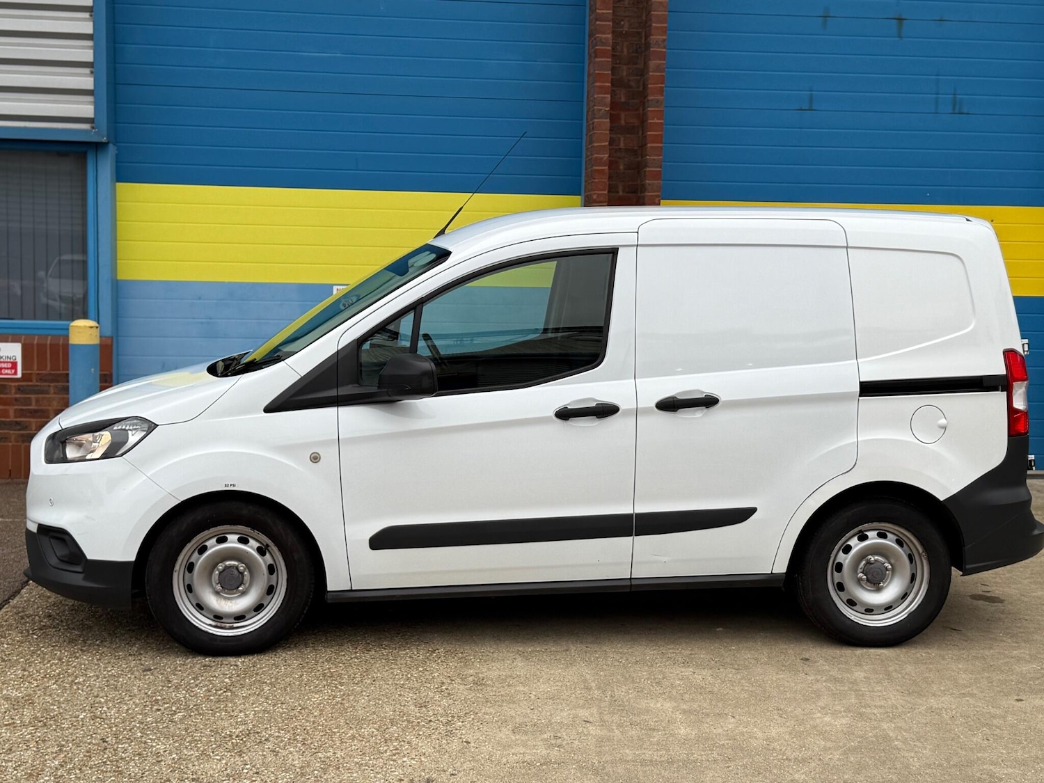 Used Ford Transit Courier 2020 for sale - 76619944: Photo 54