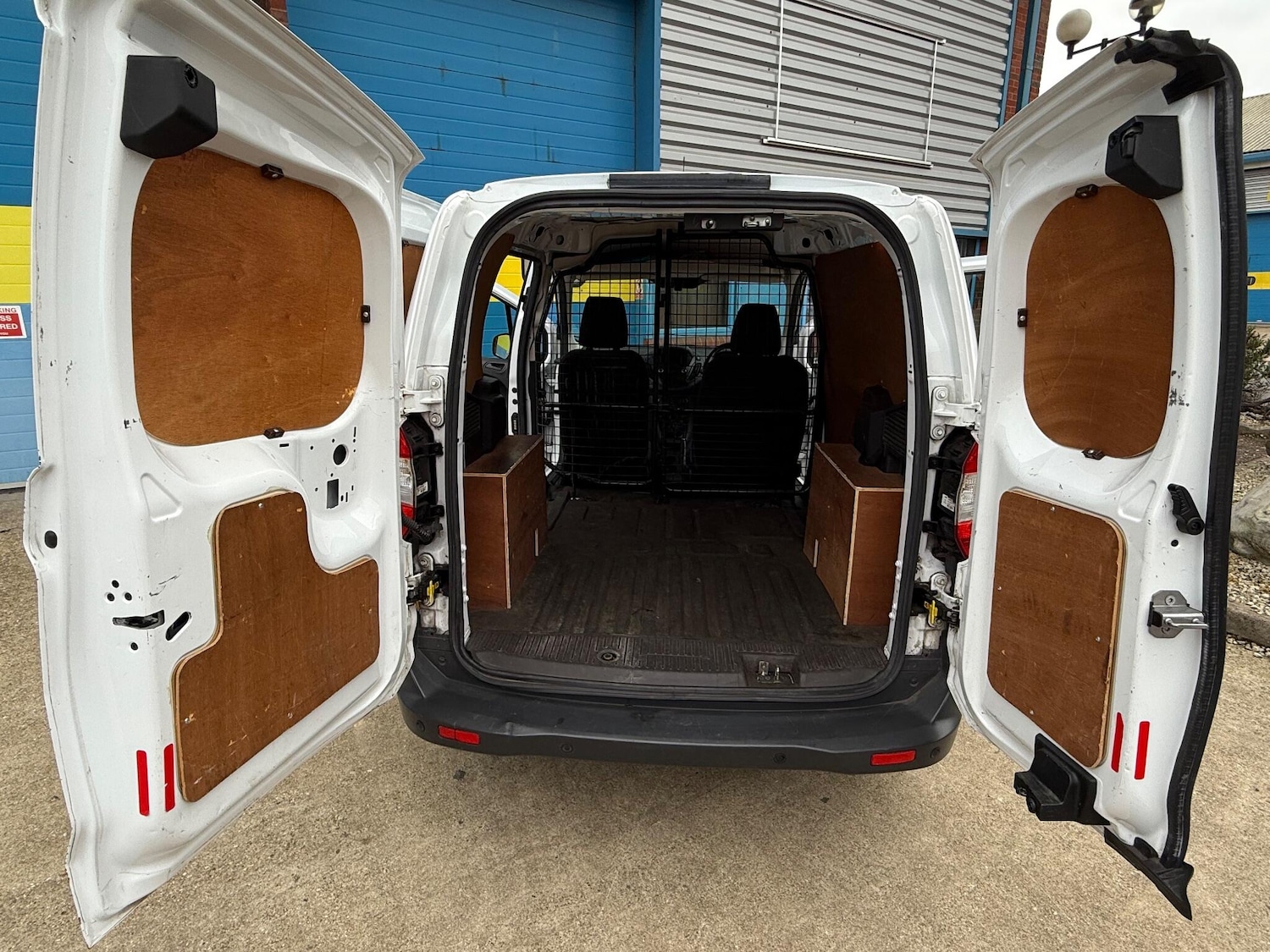 Used Ford Transit Courier 2020 for sale - 76619944: Photo 60