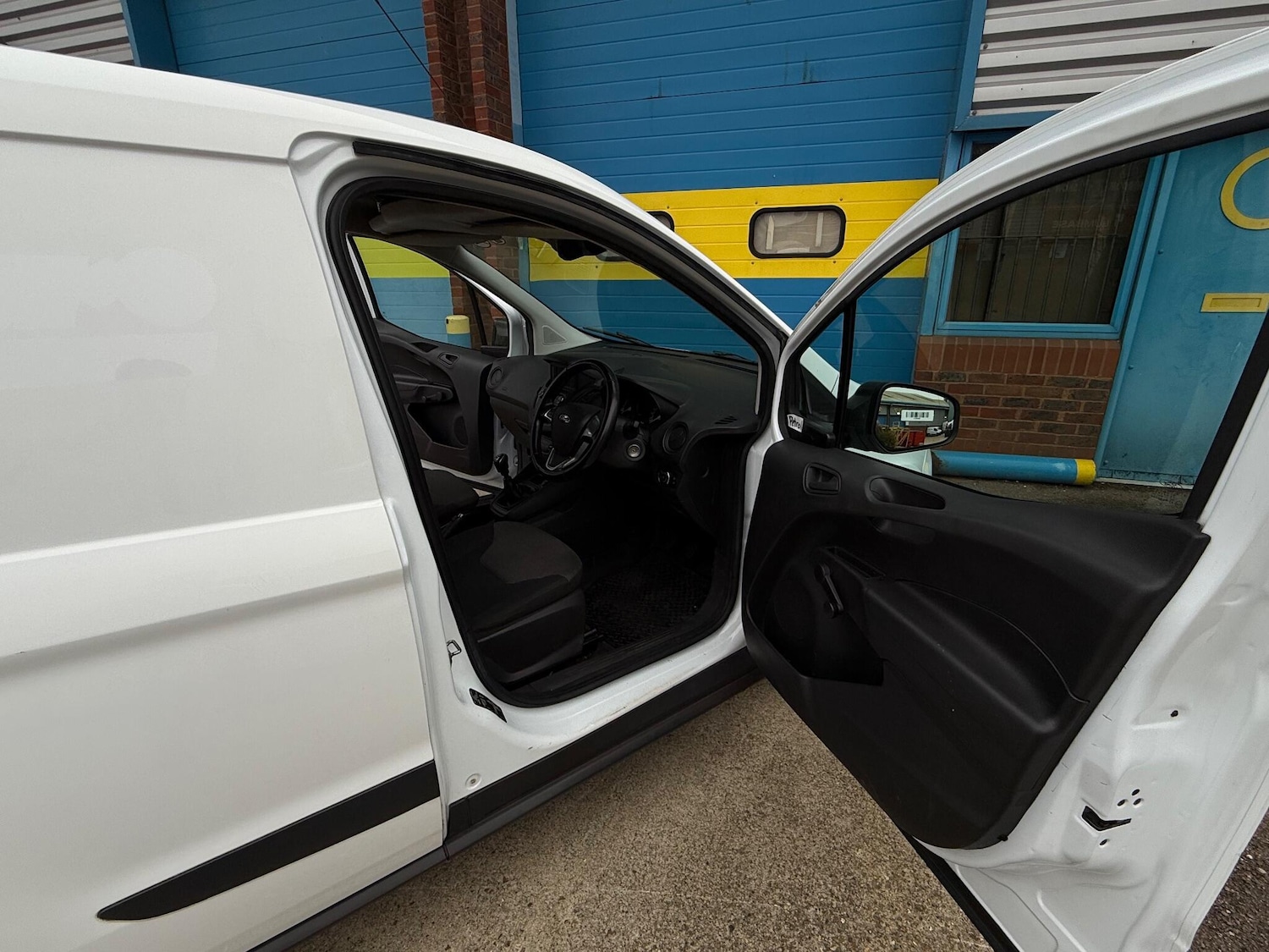 Used Ford Transit Courier 2020 for sale - 76619944: Photo 8