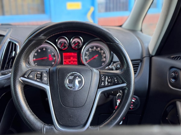 Used Vauxhall Zafira Tourer 2015 for sale - 76247100: Photo 19