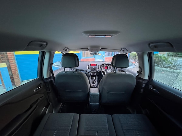 Used Vauxhall Zafira Tourer 2015 for sale - 76247100: Photo 24