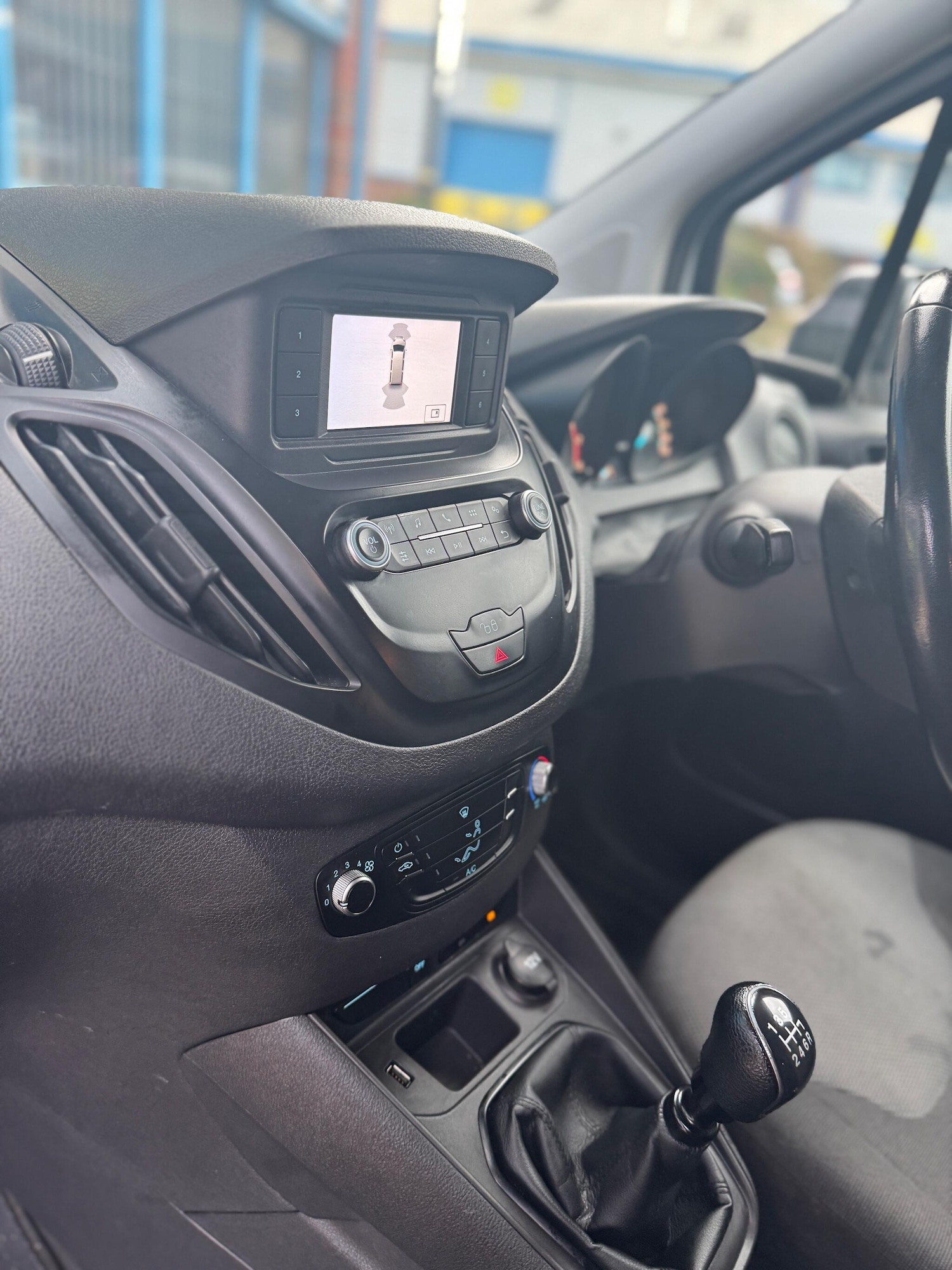 Used Ford Transit Courier 2020 for sale - 76472919: Photo 32