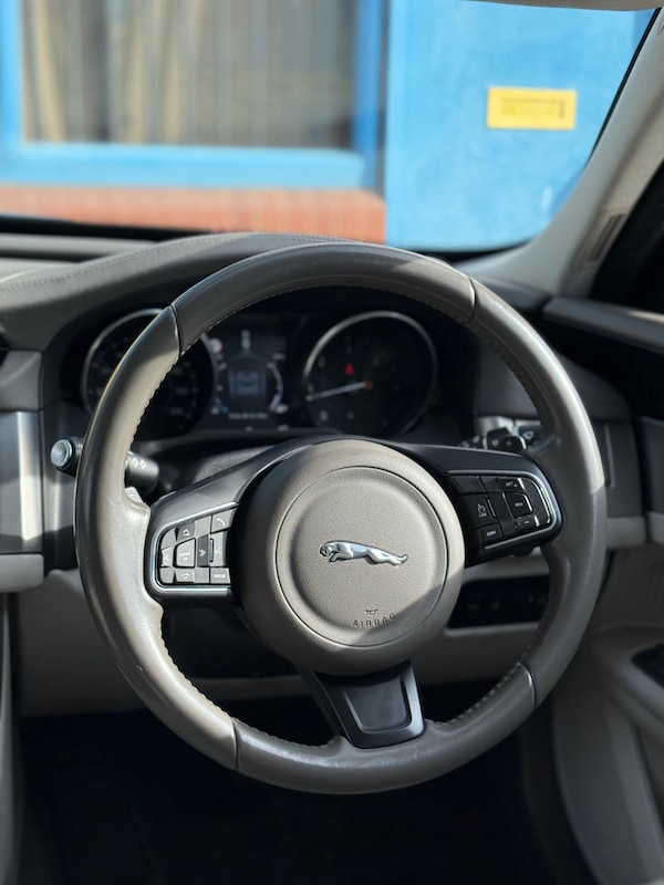 Used Jaguar XF 2016 for sale - 76200735: Photo 51