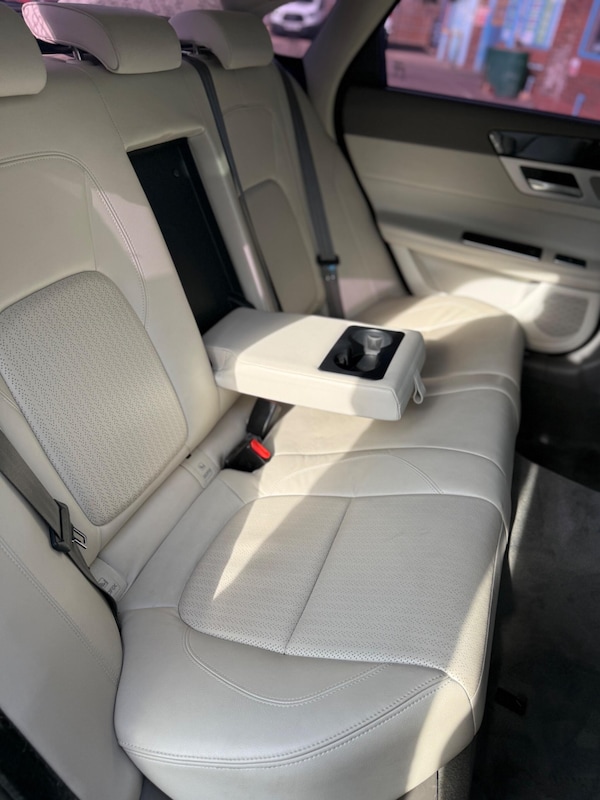 Used Jaguar XF 2016 for sale - 76200735: Photo 9