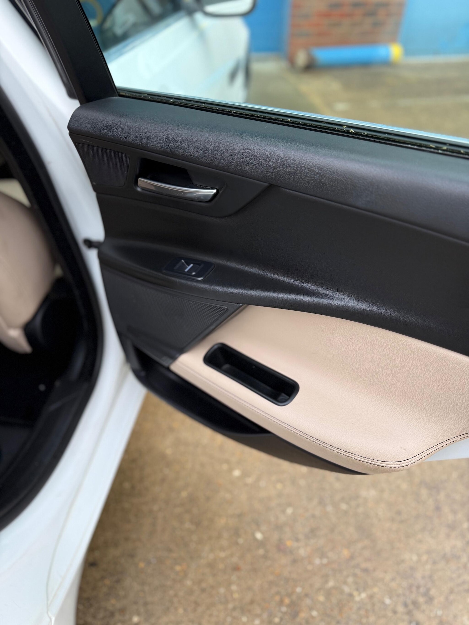 Used Jaguar XE 2017 for sale - 76936626: Photo 10