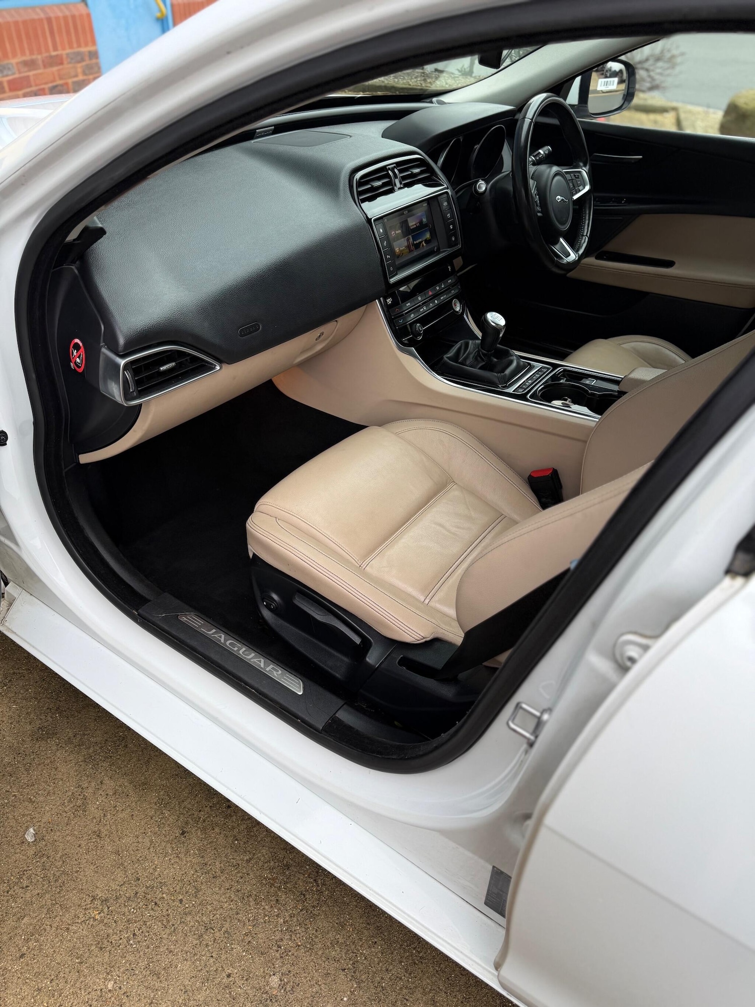 Used Jaguar XE 2017 for sale - 76936626: Photo 13