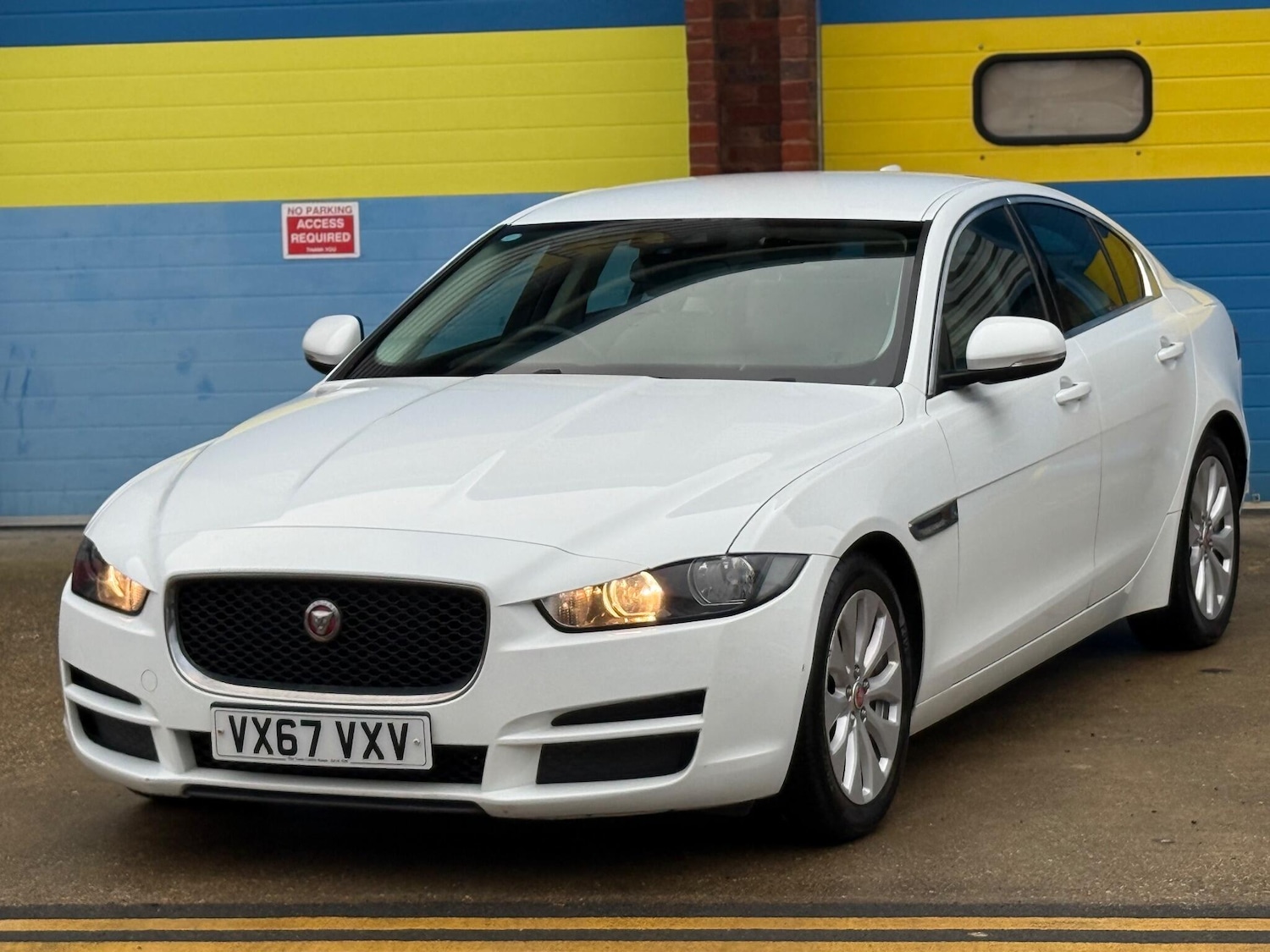 Used Jaguar XE 2017 for sale - 76936626: Photo 24