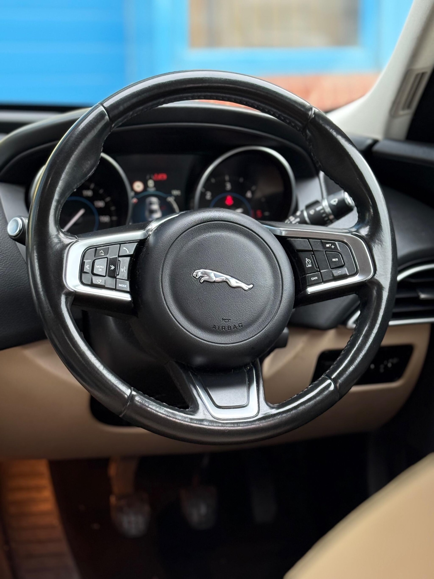 Used Jaguar XE 2017 for sale - 76936626: Photo 29