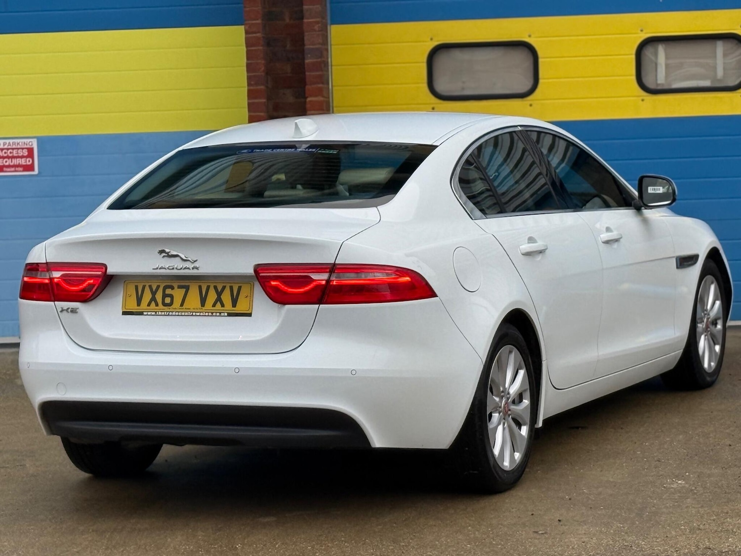 Used Jaguar XE 2017 for sale - 76936626: Photo 36