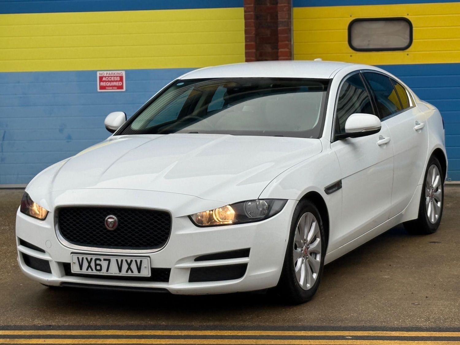 Used Jaguar XE 2017 for sale - 76936626: Photo 40