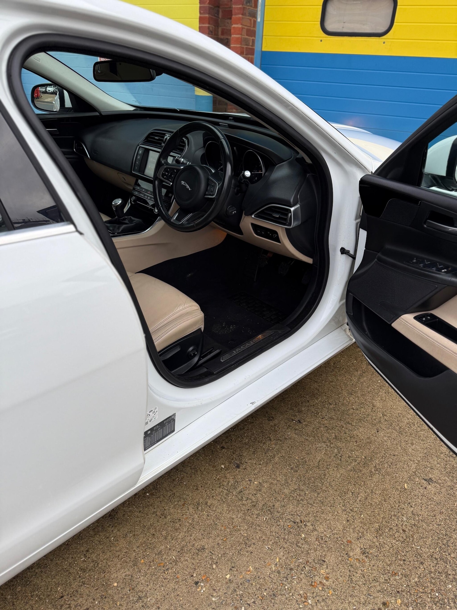 Used Jaguar XE 2017 for sale - 76936626: Photo 43