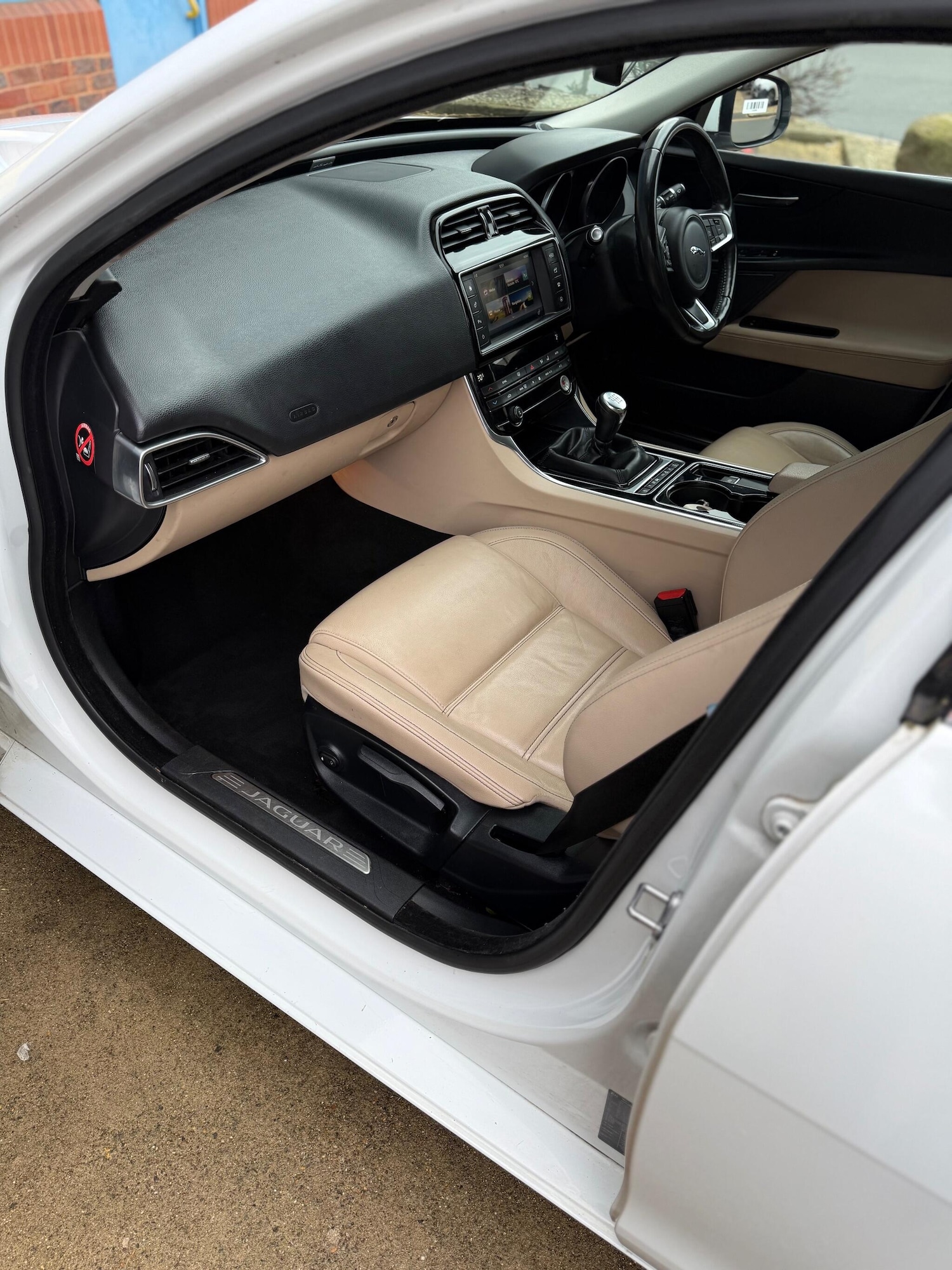 Used Jaguar XE 2017 for sale - 76936626: Photo 46