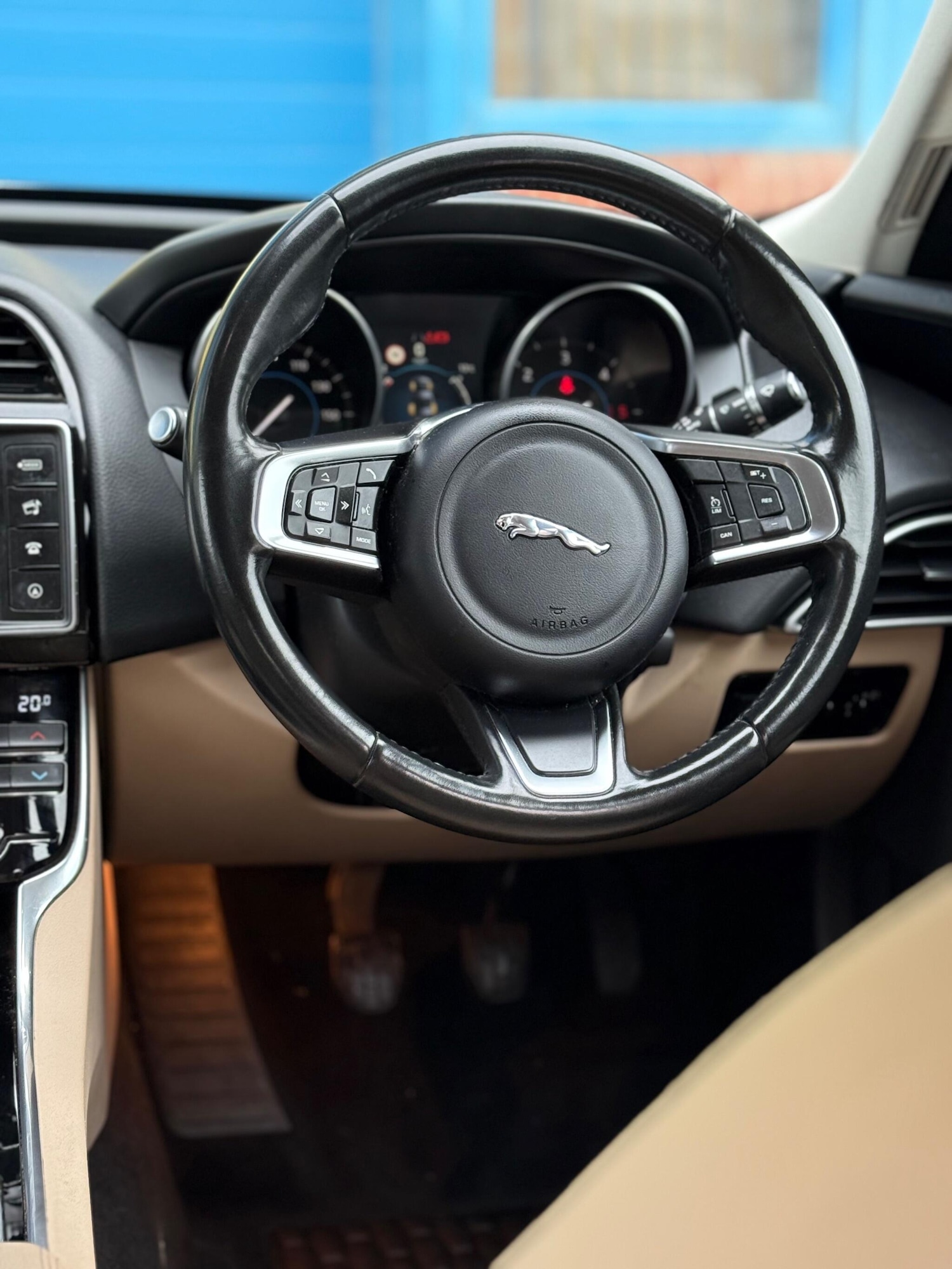 Used Jaguar XE 2017 for sale - 76936626: Photo 47