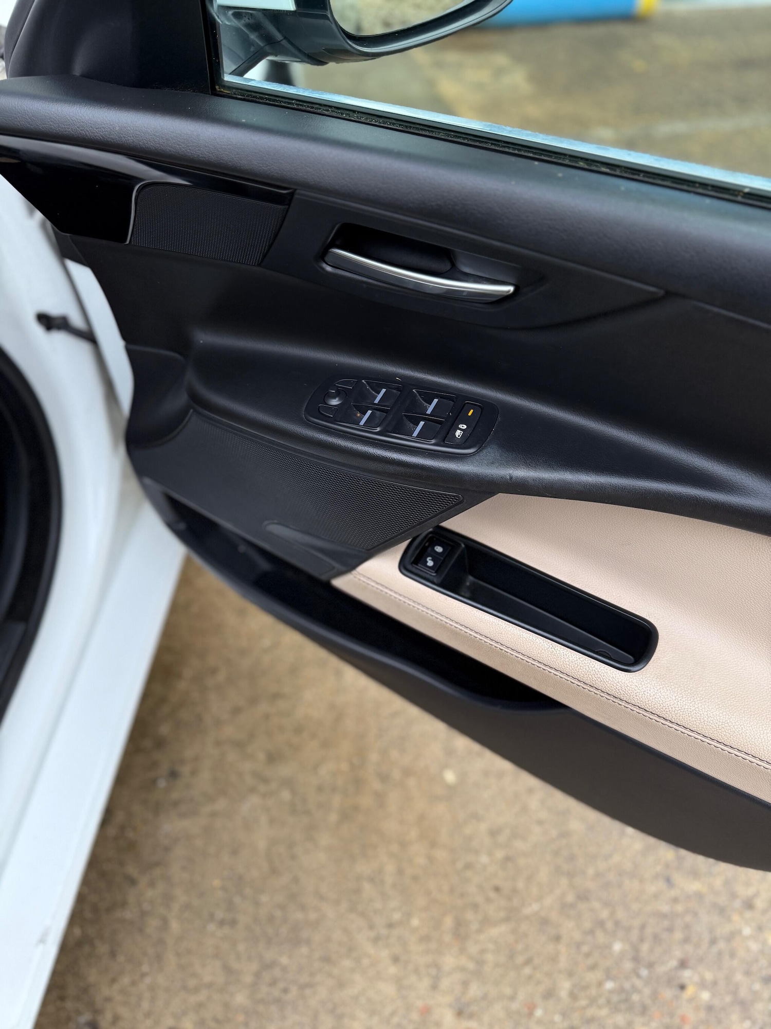 Used Jaguar XE 2017 for sale - 76936626: Photo 7