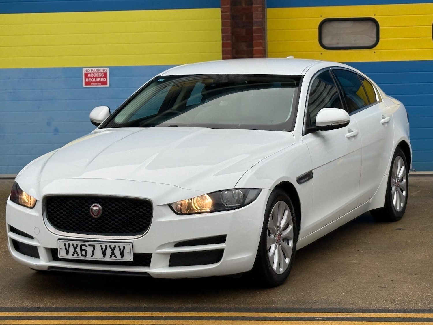Used Jaguar XE 2017 for sale - 76936626: Photo 71