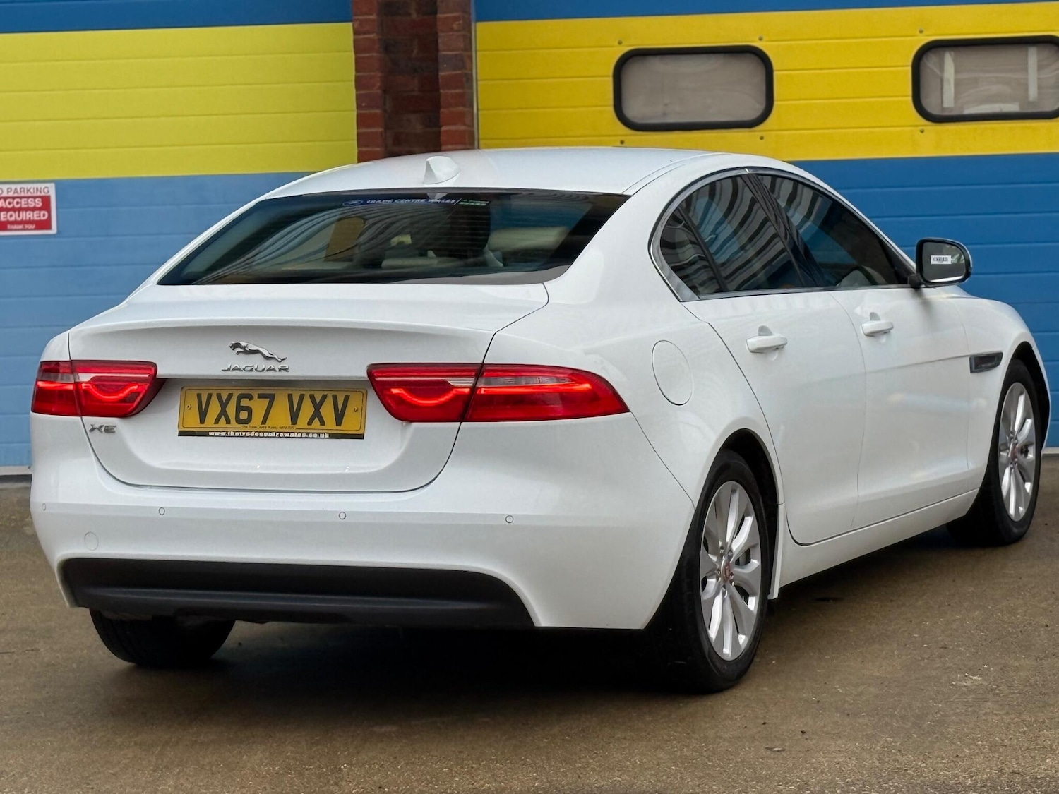 Used Jaguar XE 2017 for sale - 76936626: Photo 74