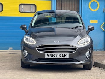 Used Ford Fiesta 2017 for sale - 74610882: Photo