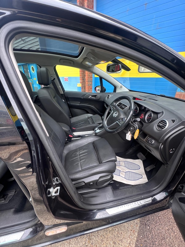 Used Vauxhall Meriva 2013 for sale - 76246512: Photo 57