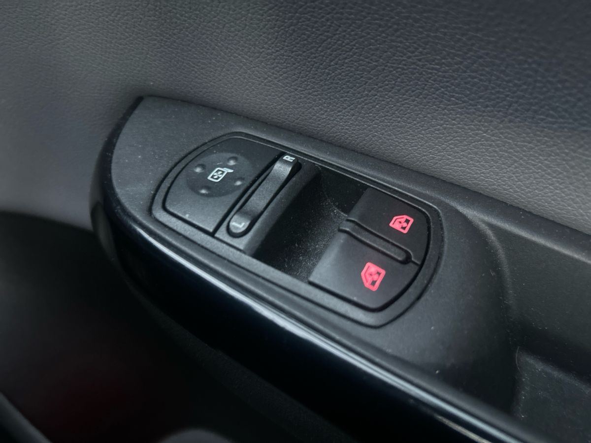 Used Vauxhall Corsa 2016 for sale - 77007939: Photo 20