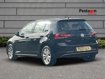 Used Volkswagen Golf 2017 for sale - 75816517: Photo