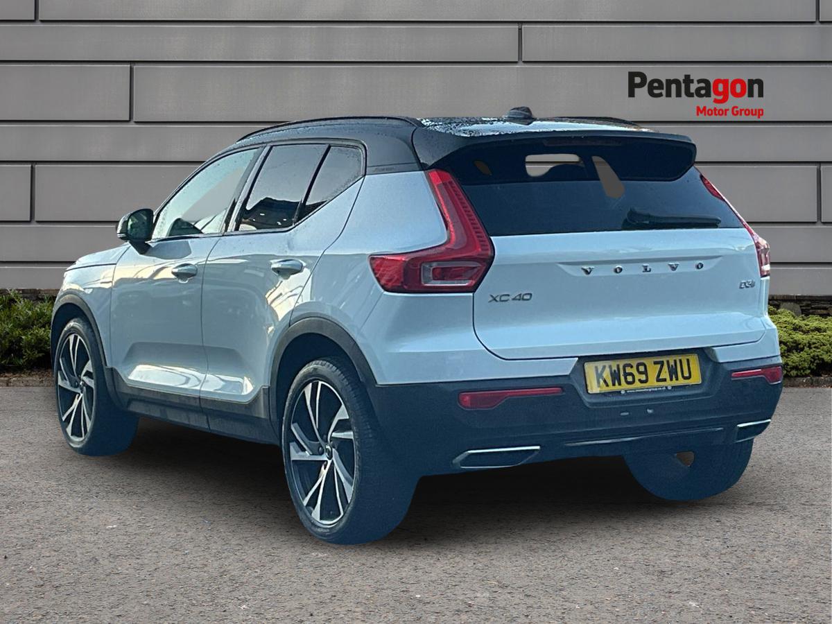 Used Volvo XC40 2020 for sale - 76351488: Photo 2