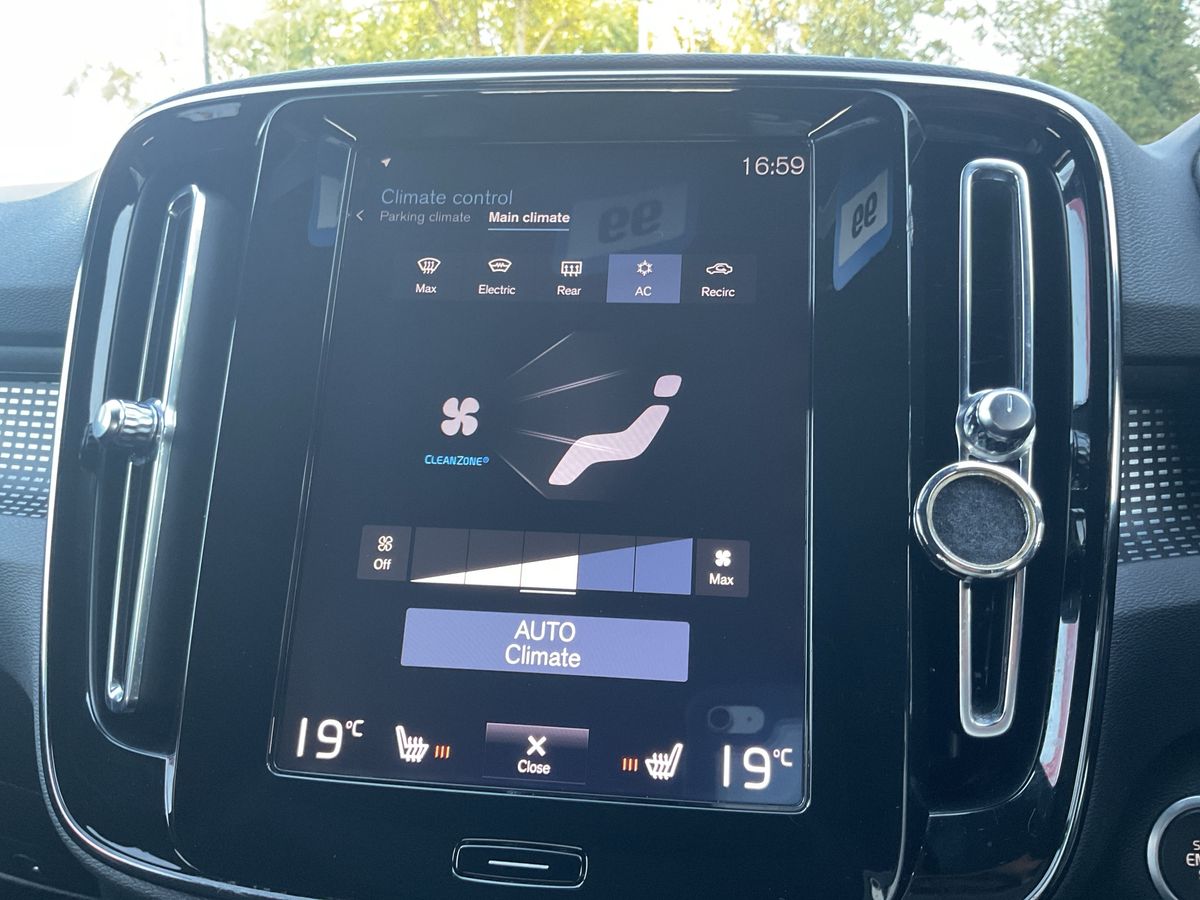 Used Volvo XC40 2020 for sale - 76351488: Photo 27