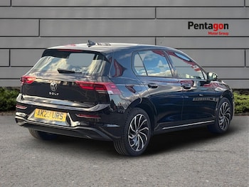 Used Volkswagen Golf 2023 for sale - 76113160: Photo