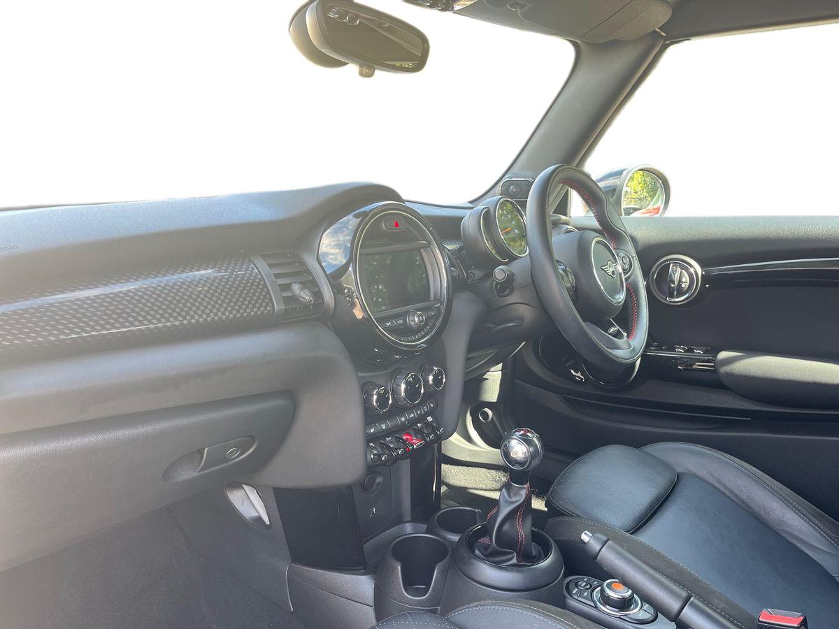 Used MINI Convertible 2019 for sale - 76401556: Photo 8