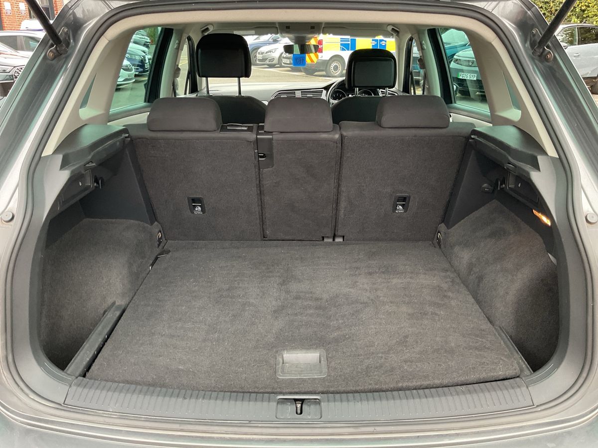 Used Volkswagen Tiguan 2017 for sale - 76211409: Photo 11