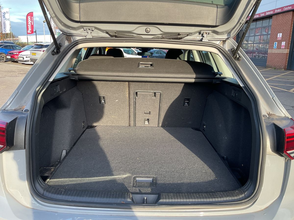 Used Volkswagen Golf 2023 for sale - 76570877: Photo 11