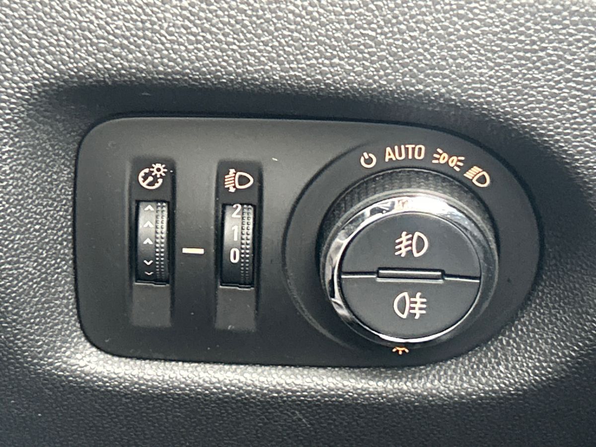 Used Vauxhall Corsa 2015 for sale - 76015752: Photo 26