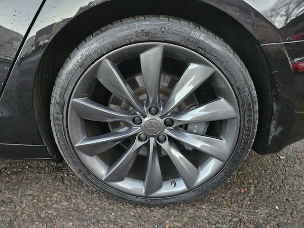 Used Tesla Model S 2017 for sale - 75617512: Photo 9