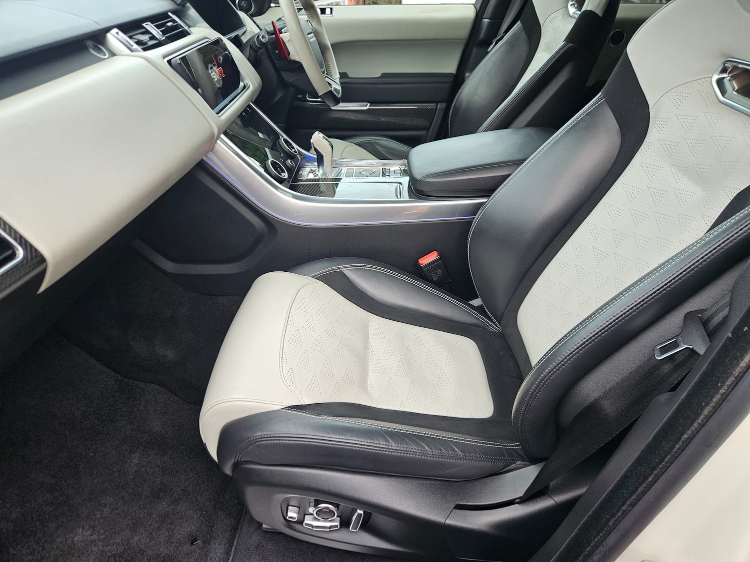 Used Land Rover Range Rover Sport 2018 for sale - 77533720: Photo 16