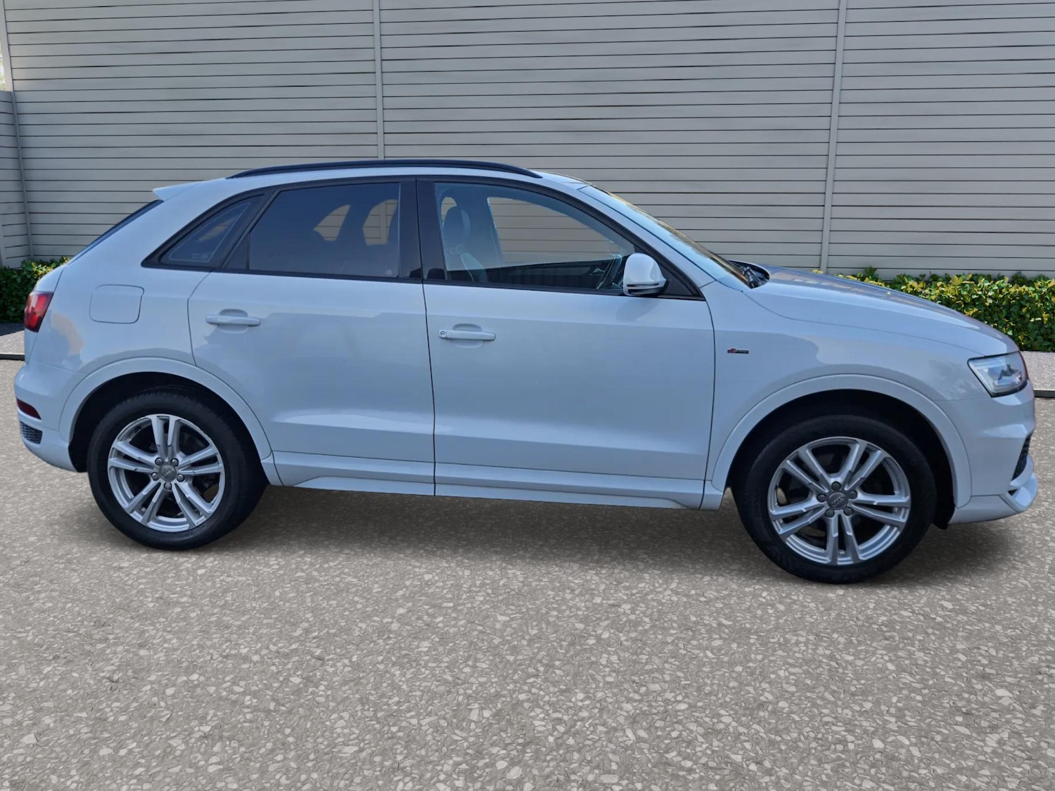Used Audi Q3 2017 for sale - 76961902: Photo 4