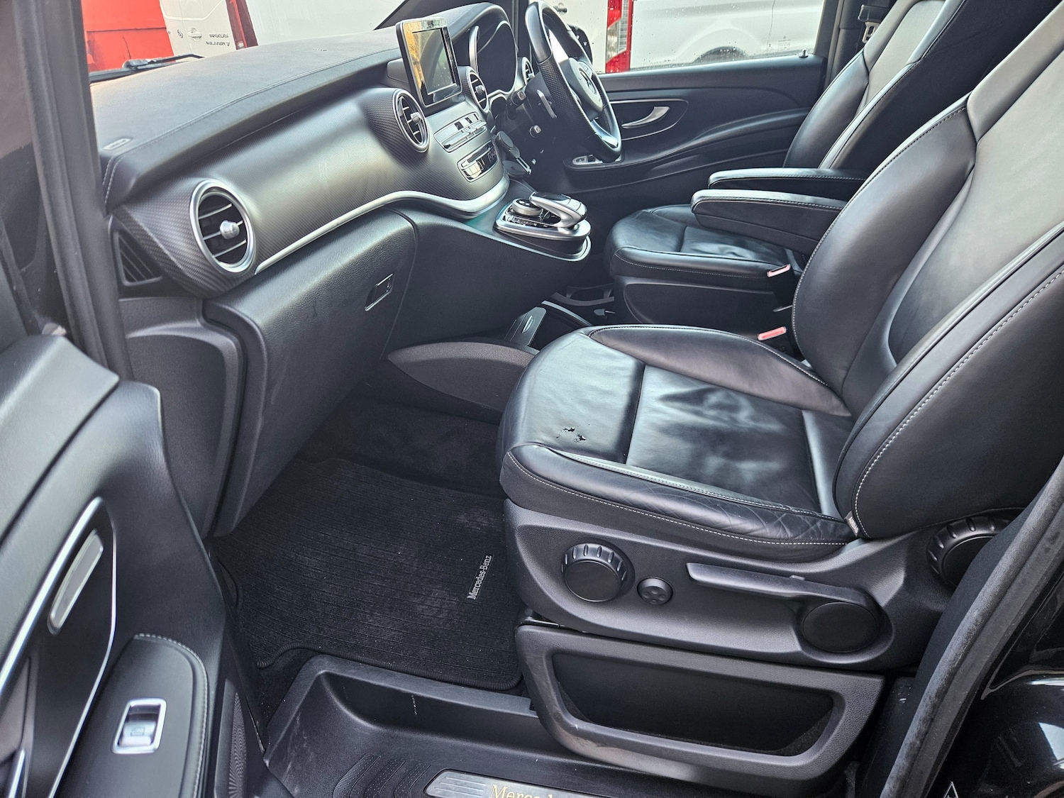 Used Mercedes-Benz V-Class 2018 for sale - 76961882: Photo 16