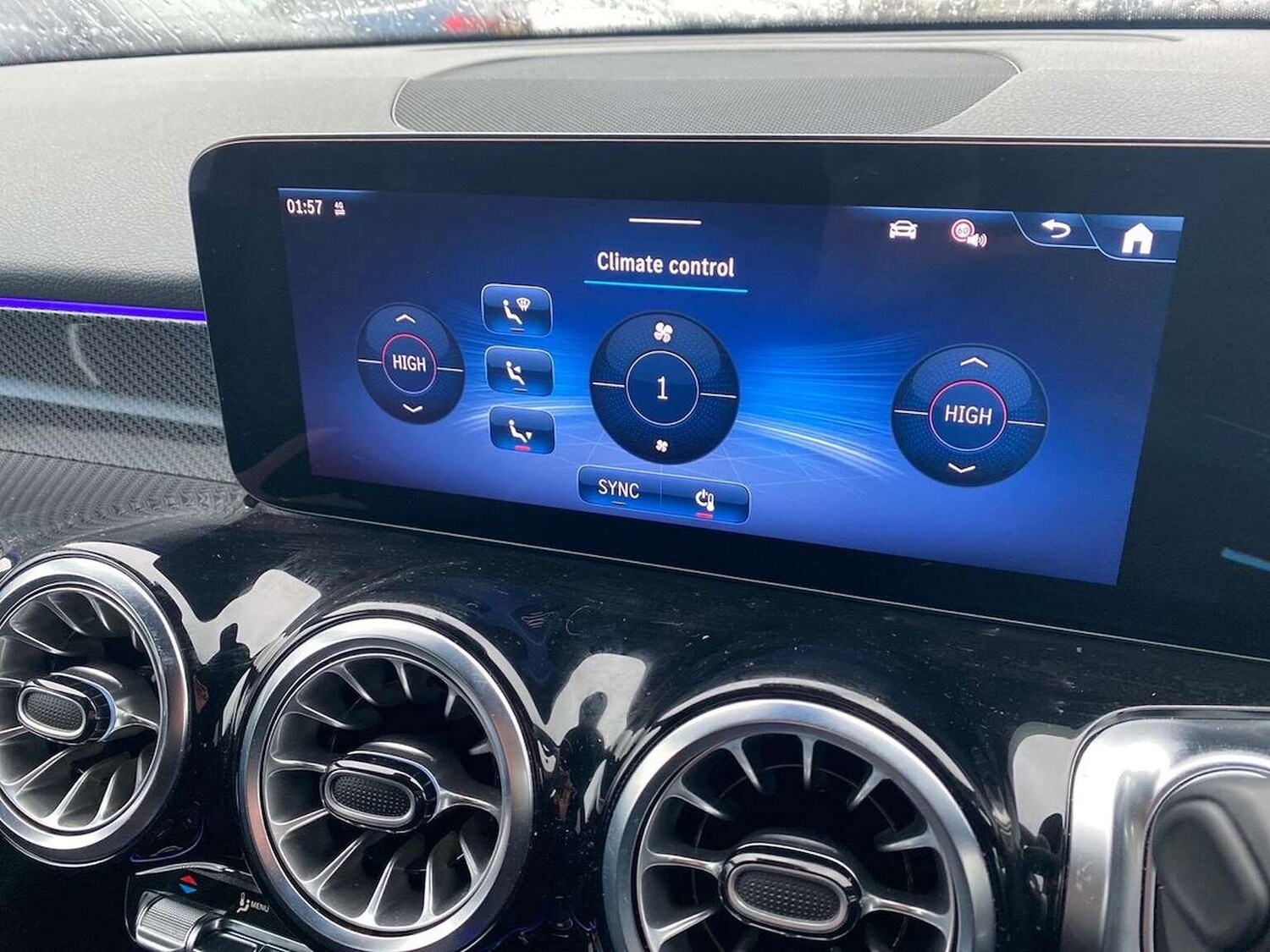 Used Mercedes-Benz GLB 2024 for sale - 77872076: Photo 12