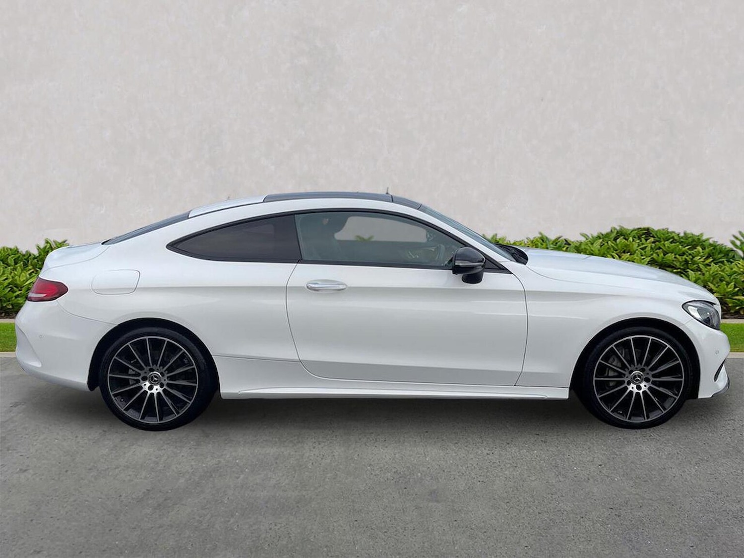 Used Mercedes-Benz C Class 2017 for sale - 76720326: Photo 3