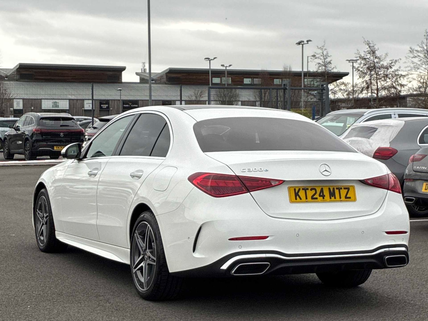 Used Mercedes-Benz C Class 2024 for sale - 77590347: Photo 2