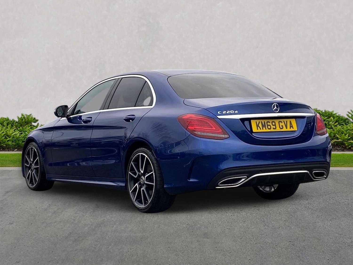 Used Mercedes-Benz C Class 2019 for sale - 77069285: Photo 2