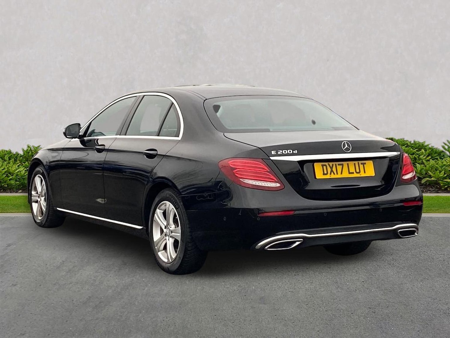 Used Mercedes-Benz E Class 2017 for sale - 77056695: Photo 2