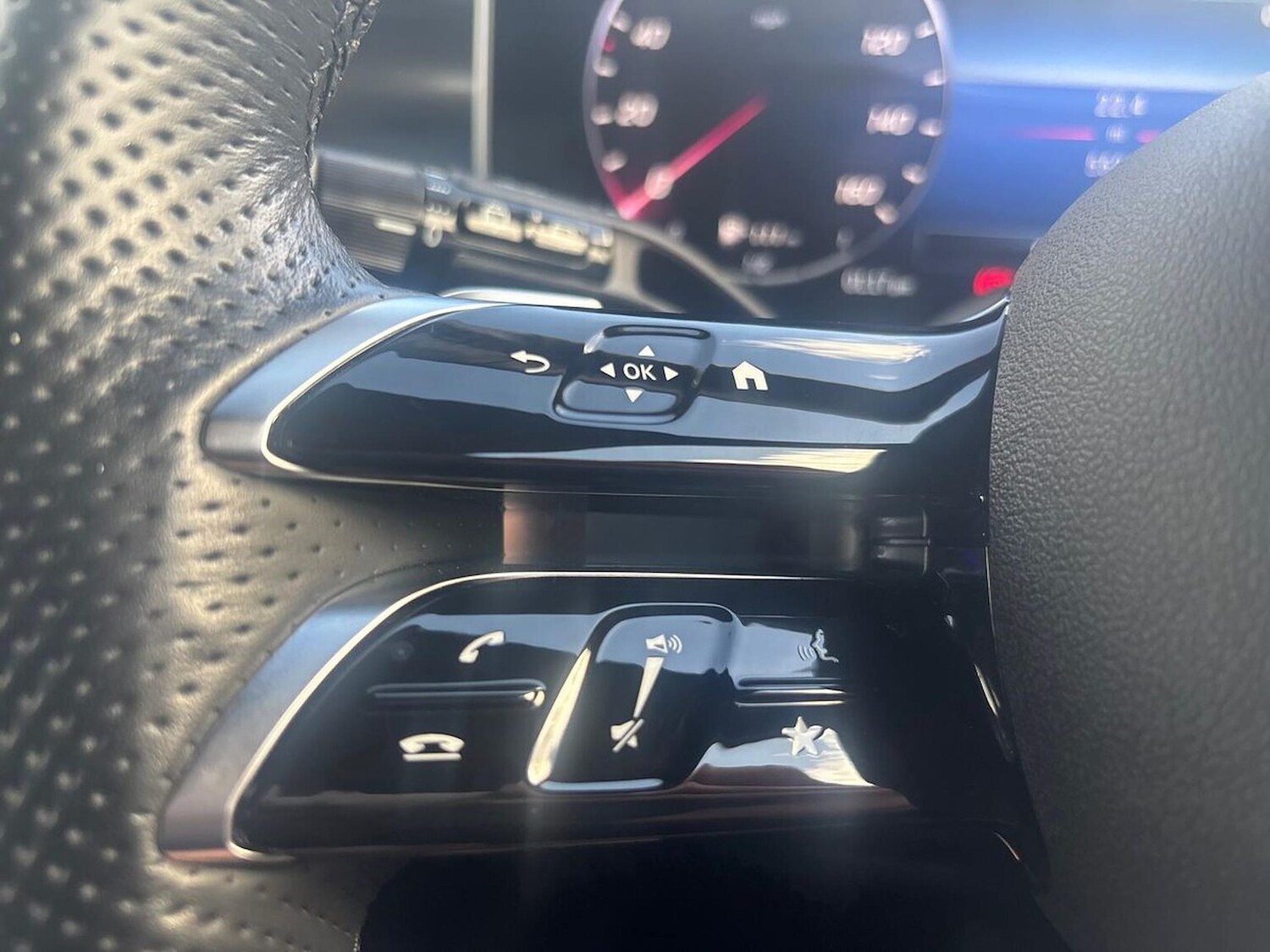 Used Mercedes-Benz GLC 2023 for sale - 76392454: Photo 26