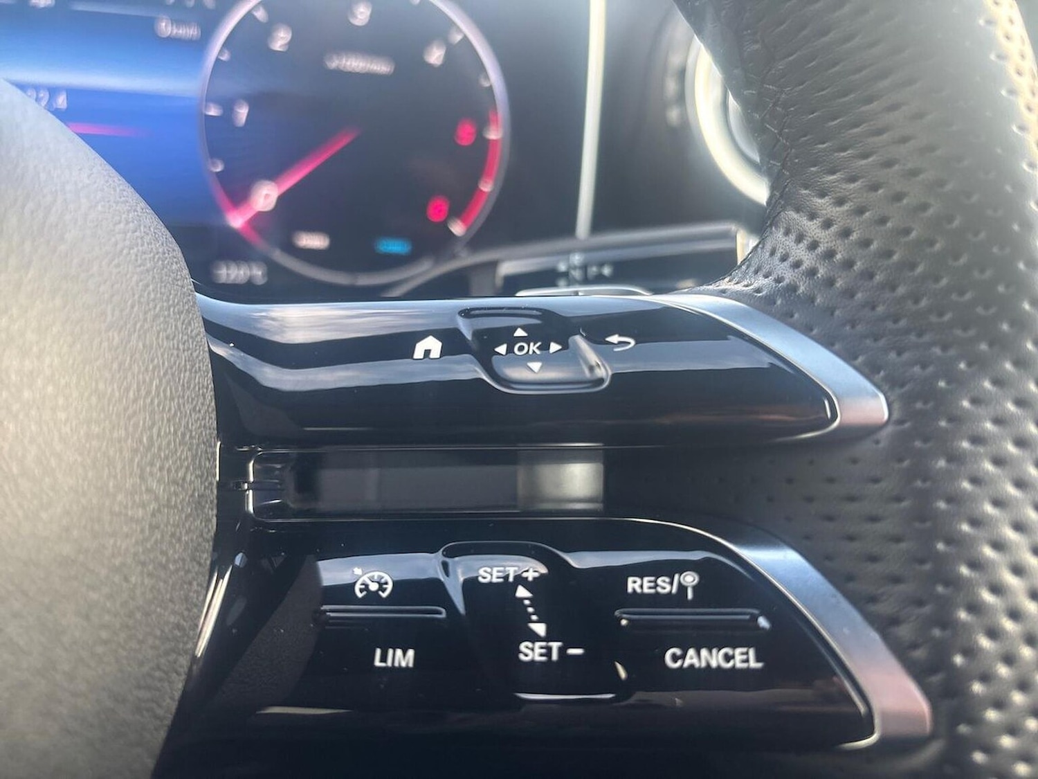 Used Mercedes-Benz GLC 2023 for sale - 76392454: Photo 27