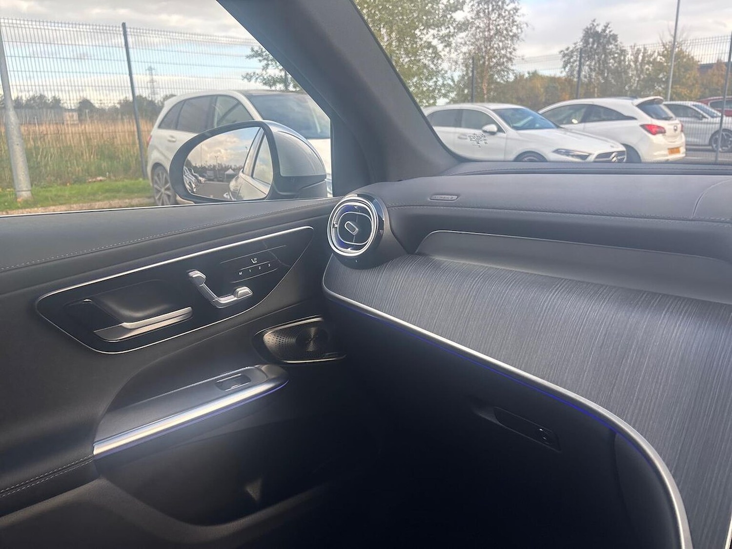 Used Mercedes-Benz GLC 2023 for sale - 76392454: Photo 31