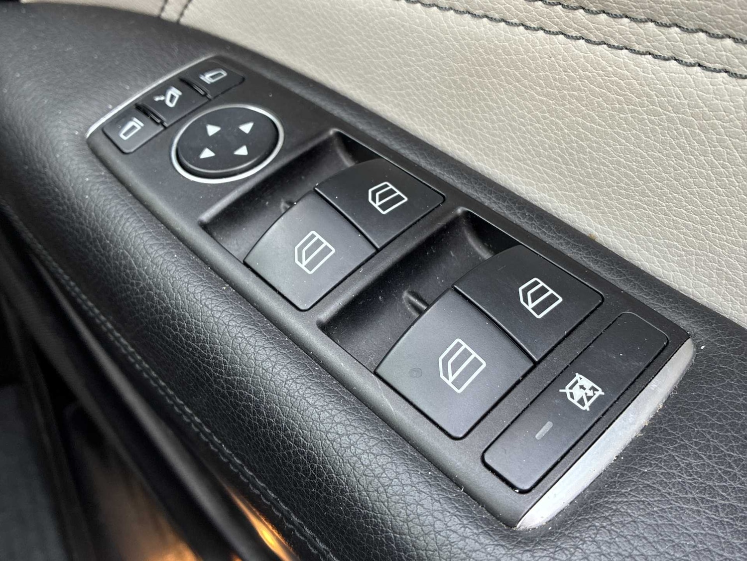 Used Mercedes-Benz E Class 2015 for sale - 78196335: Photo 21