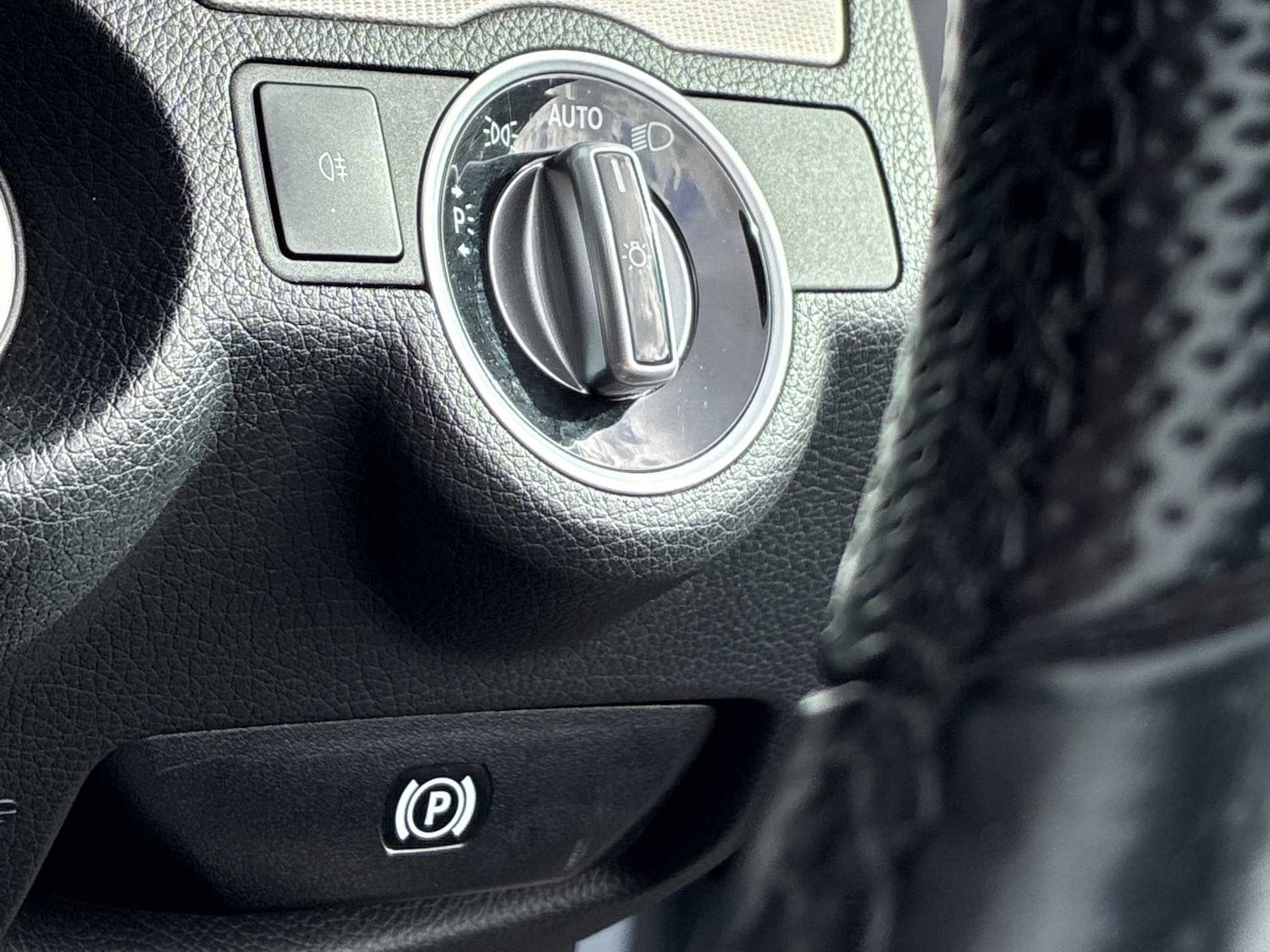 Used Mercedes-Benz E Class 2015 for sale - 78196335: Photo 40