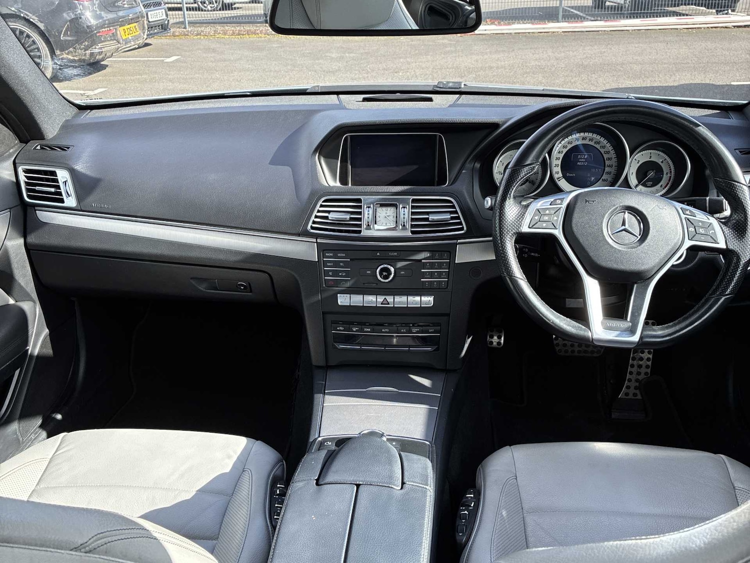 Used Mercedes-Benz E Class 2015 for sale - 78196335: Photo 8