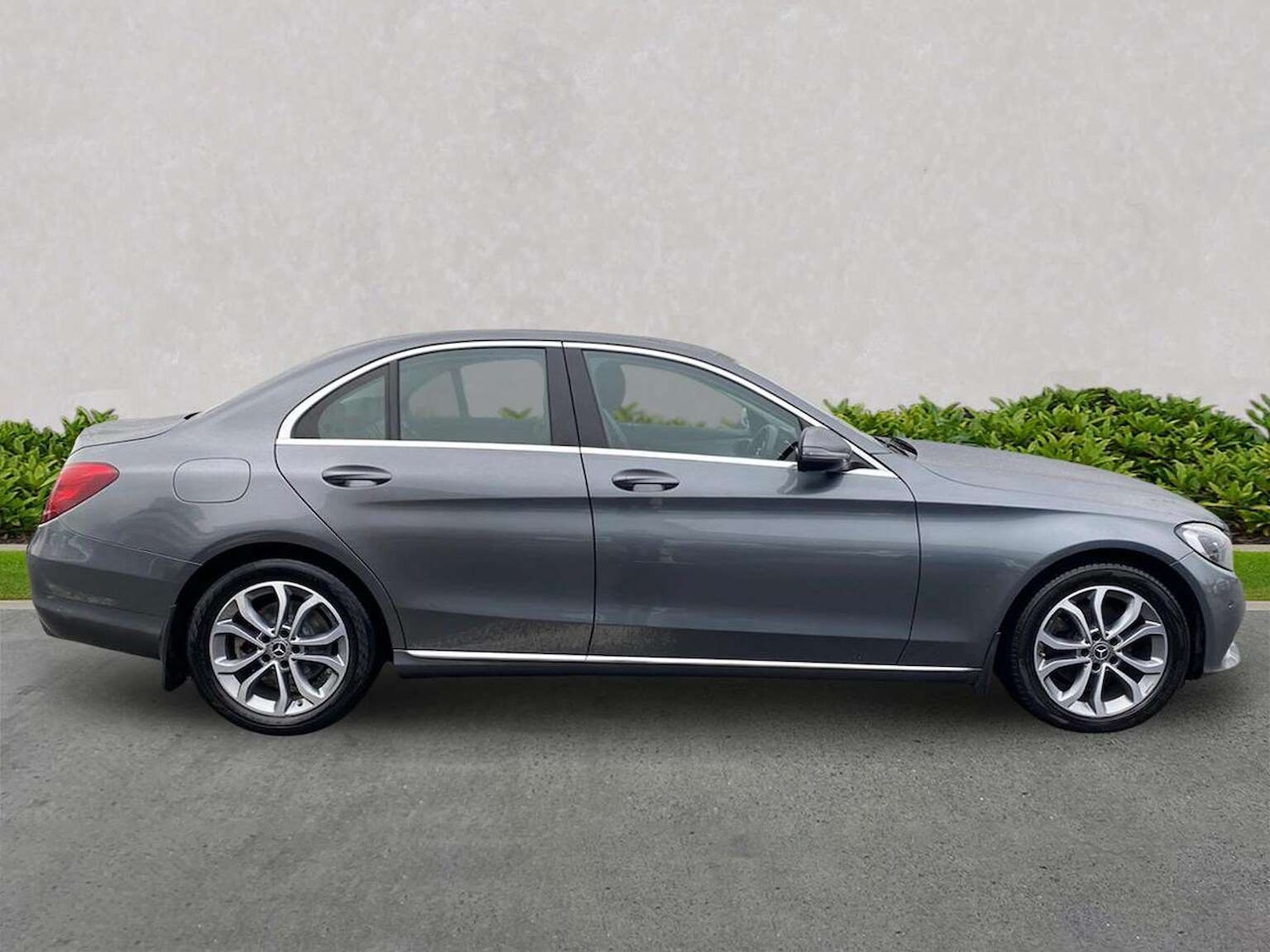 Used Mercedes-Benz C Class 2018 for sale - 77759398: Photo 3