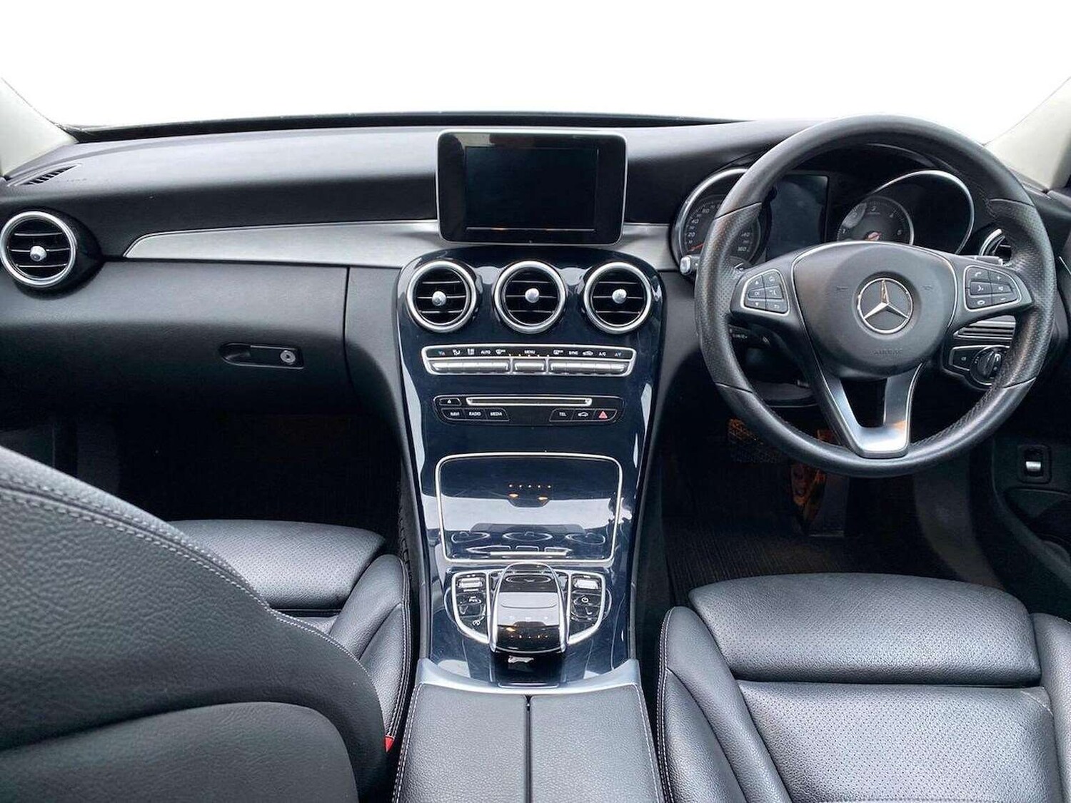 Used Mercedes-Benz C Class 2018 for sale - 77759398: Photo 8