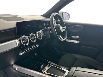 Used Mercedes-Benz GLB 2024 for sale - 76478218: Photo