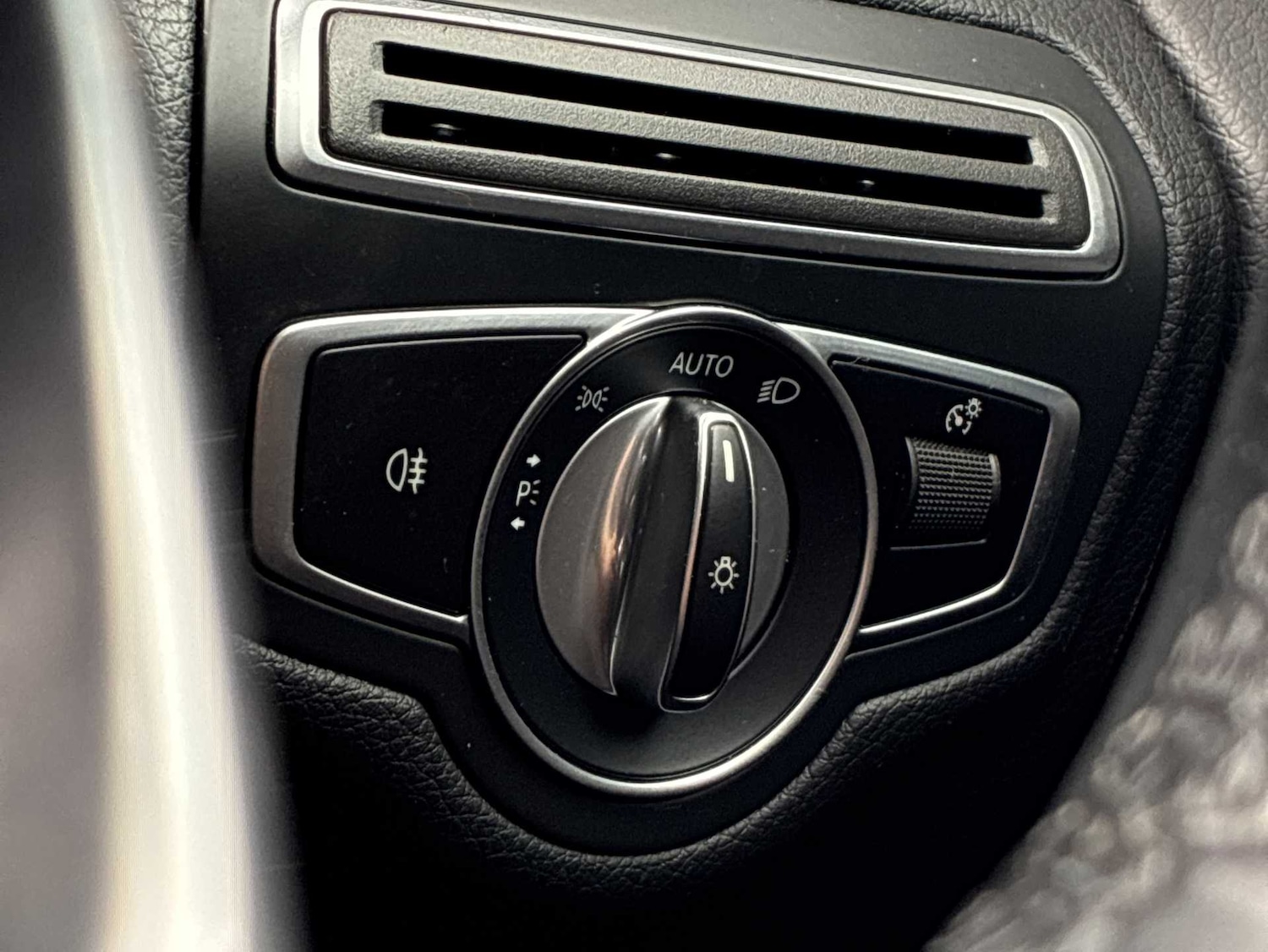 Used Mercedes-Benz GLC 2019 for sale - 78196227: Photo 40